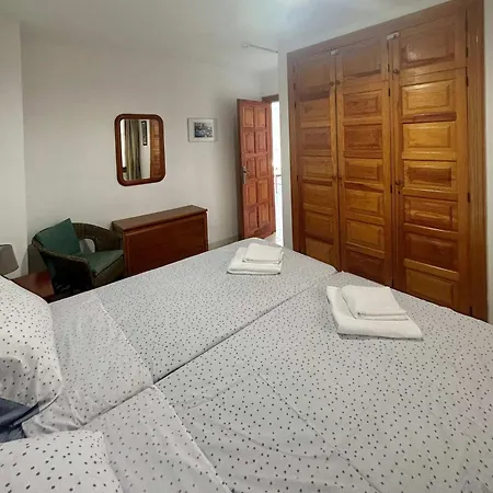 Compostela 32 - Two Bed Daire